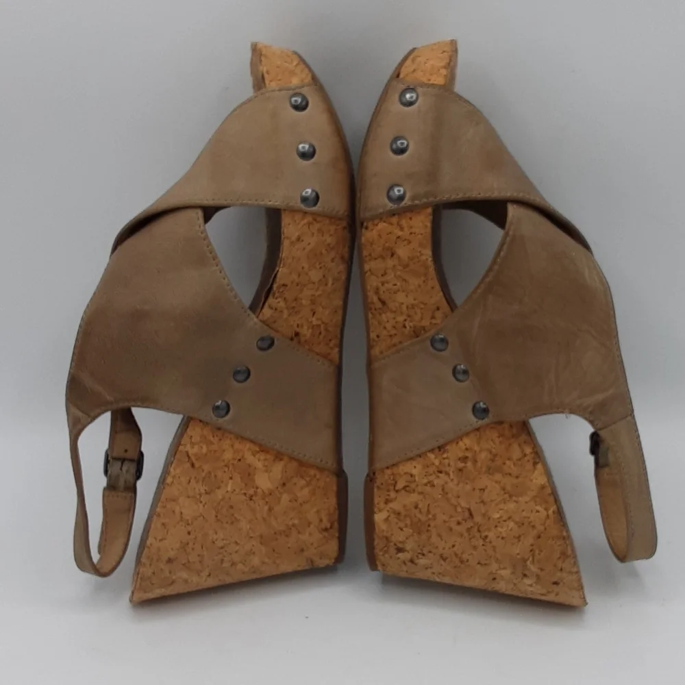 Lucky Brand Minari Leather Cork Wedge Sandal.